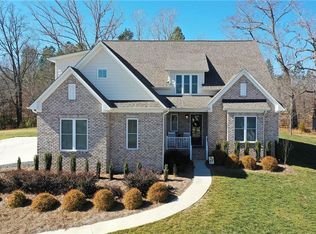 319 Pipers Rdg W #W, Winston Salem, NC 27127