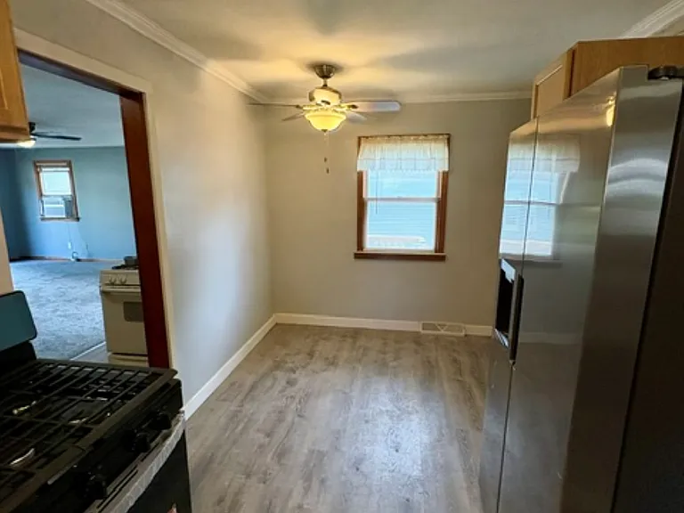526 Collingwood Ave — Photo 6