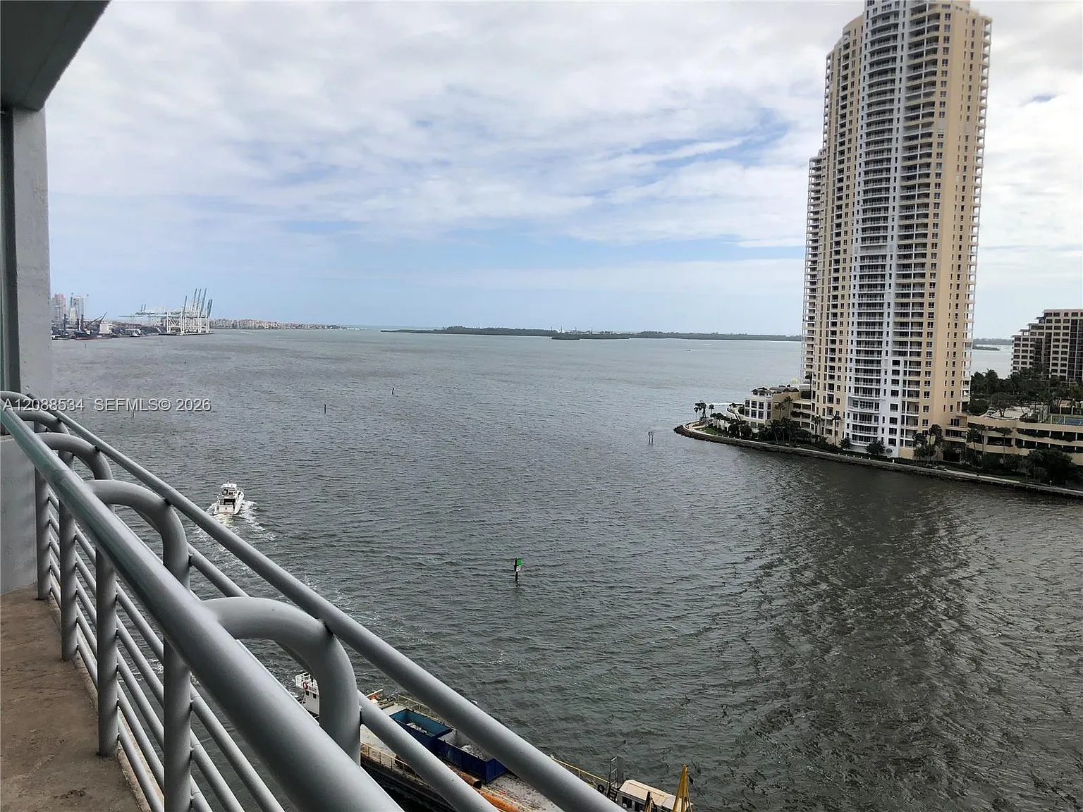 One Miami East Condo — Photo 2