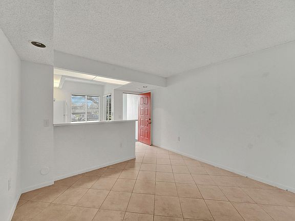 2nd image of 800 SW 137th Avenue #104G