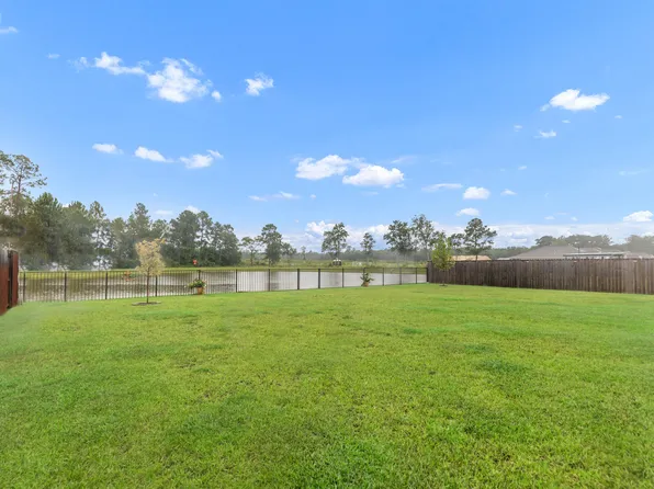 18 Hammock Cir, Freeport, FL 32439