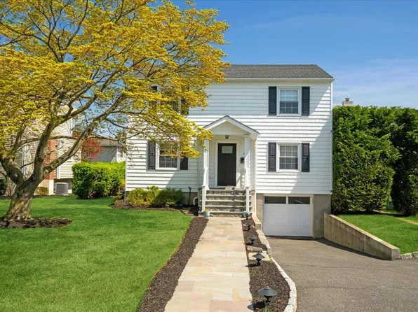 4 Sage Place, Eastchester, NY 10709