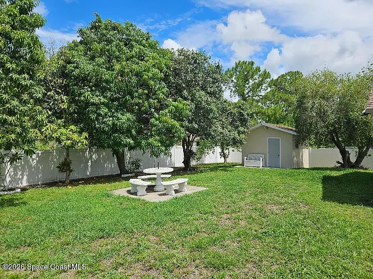 1040 Big Horn Cir NW — Photo 16