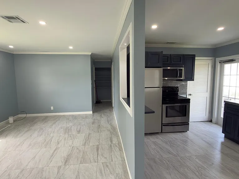 1310 W 24th St — Photo 7