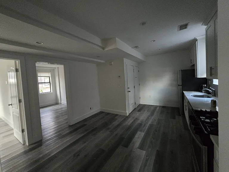 335 Mallory Ave #2 — Photo 13
