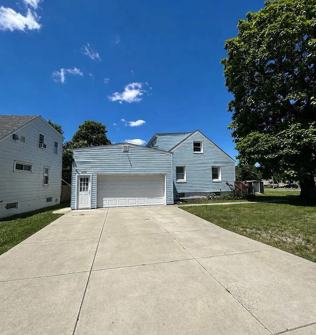3 bed, 1453 sqft, $2,200 — Photo 1
