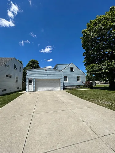 4796 N Bailey Ave Photo 1
