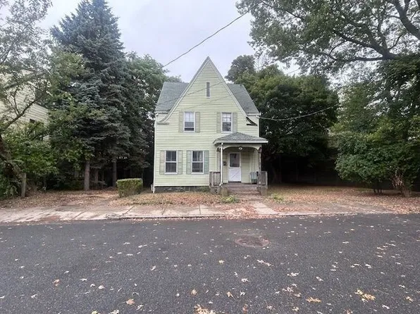 68 Hopedale St, Allston, MA 02134