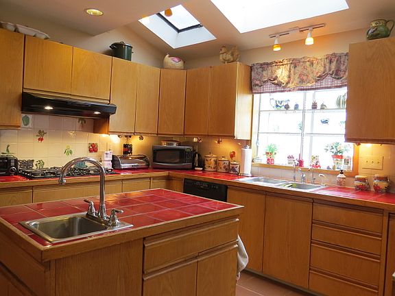 2nd image of 26 Farrington St