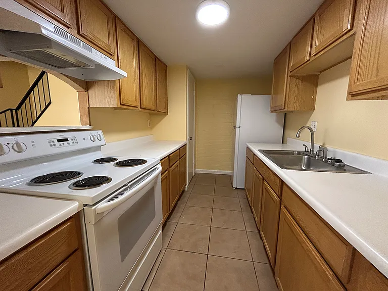 4204 S 47th St — Photo 11