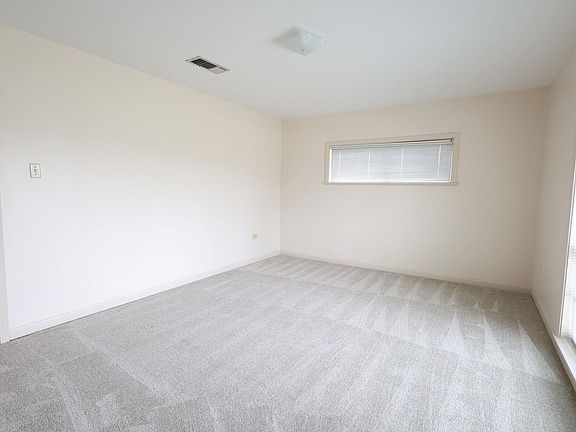 4th image of 300 Malibou Blvd