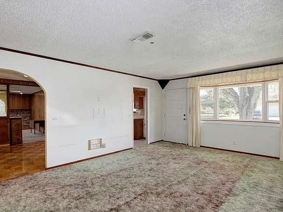4th image of 6717 Maywood Way