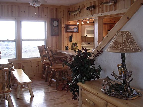 Dining Area/Breakfast Bar