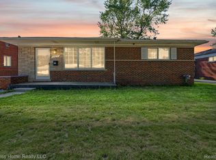 24825 Masch Ave, Warren, MI 48091