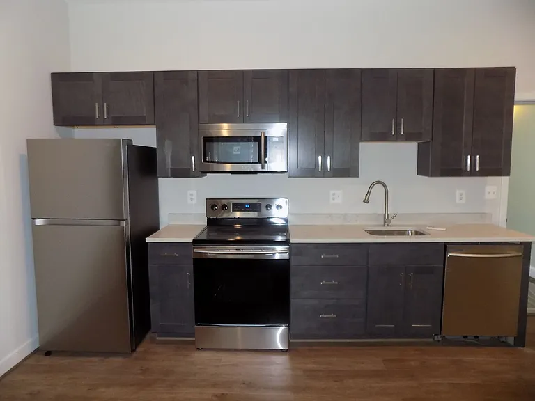 815 Park Ave — Photo 11