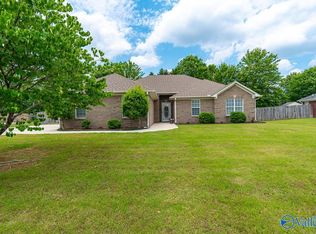 205 Turkey Point Dr, New Market, AL 35761
