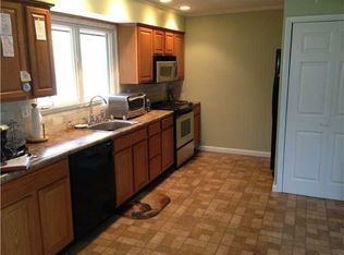 42 Birchwood Ter, Nanuet, NY 10954