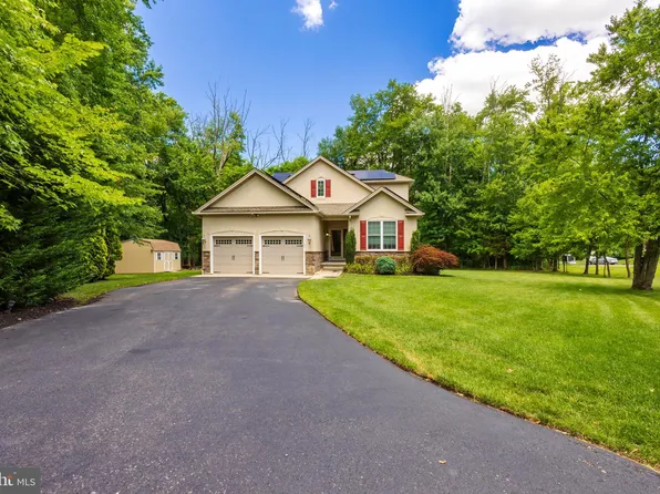 37 4th St, Marlton, NJ 08053