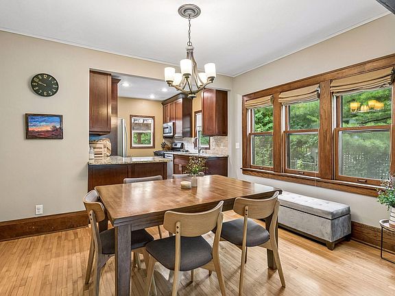 4th image of 3527 40th Ave S