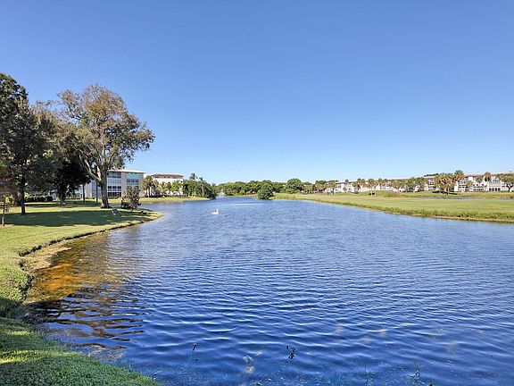 5th image of 2903 Victoria Circle #K1
