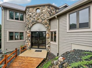 5615 Mendota Dr, Middleton, WI 53562