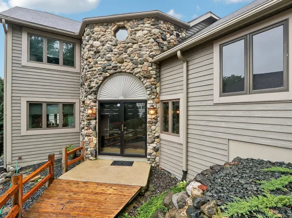 5615 Mendota Dr, Middleton, WI 53562