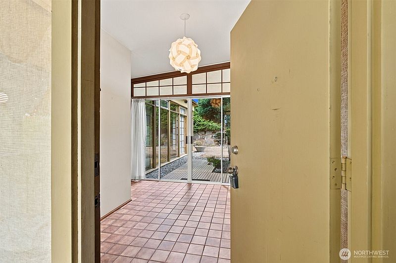 3rd image of 7308 45th Avenue NE