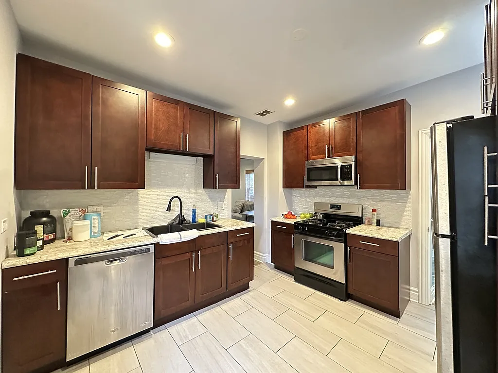 Building Photo - 720 N Elizabeth St #3