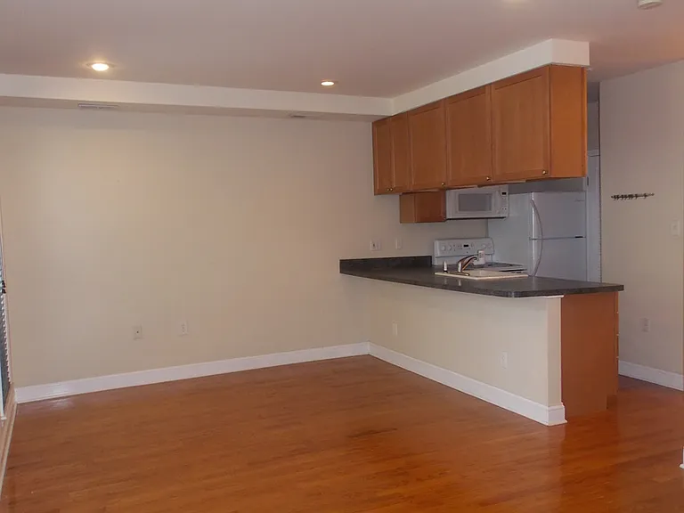 3109 Saint Paul St — Photo 1