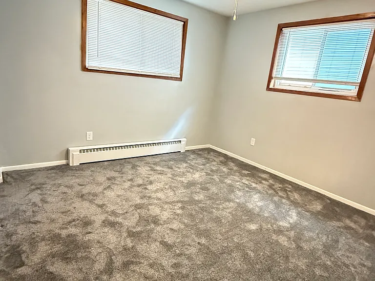 403 8 1/2 Ave NW #2 — Photo 11
