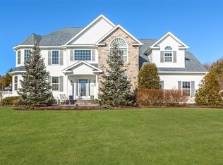 20 Sherwood Dr, Shoreham, NY 11786