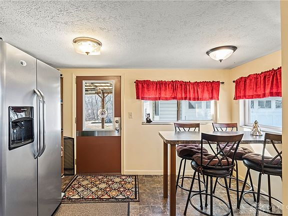 4th image of 8341 Sagraves Dr