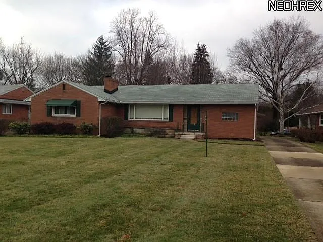 2225 Market Ave N photo 1