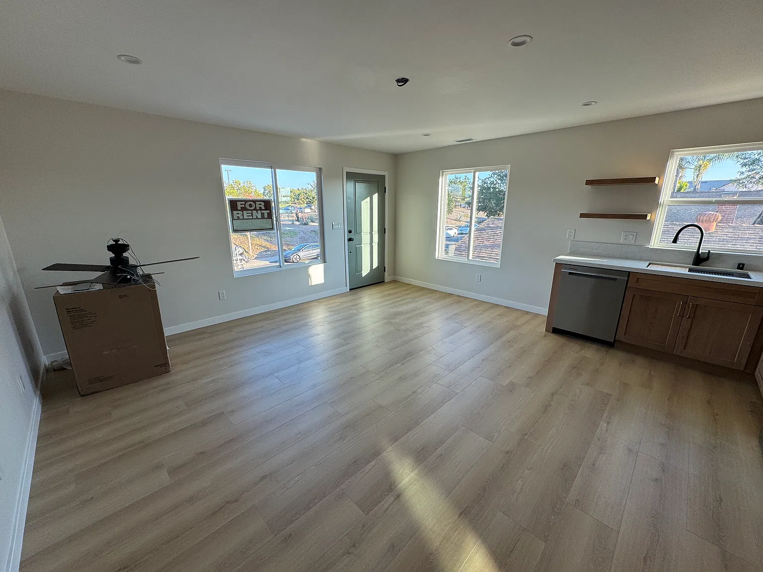 2 bed, 799 sqft, $2,730 — Photo 2