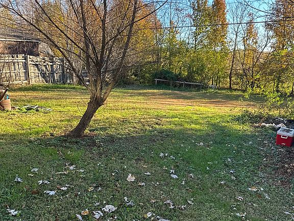 3rd image of 115 Lynnwood Dr