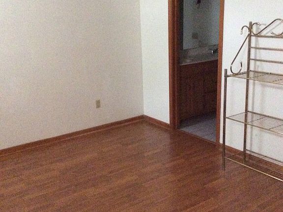 5th image of 417 E Edward Dr