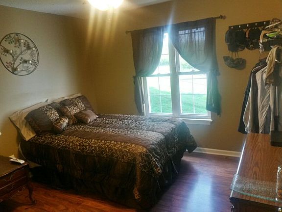 4th image of 11 Holley Dr