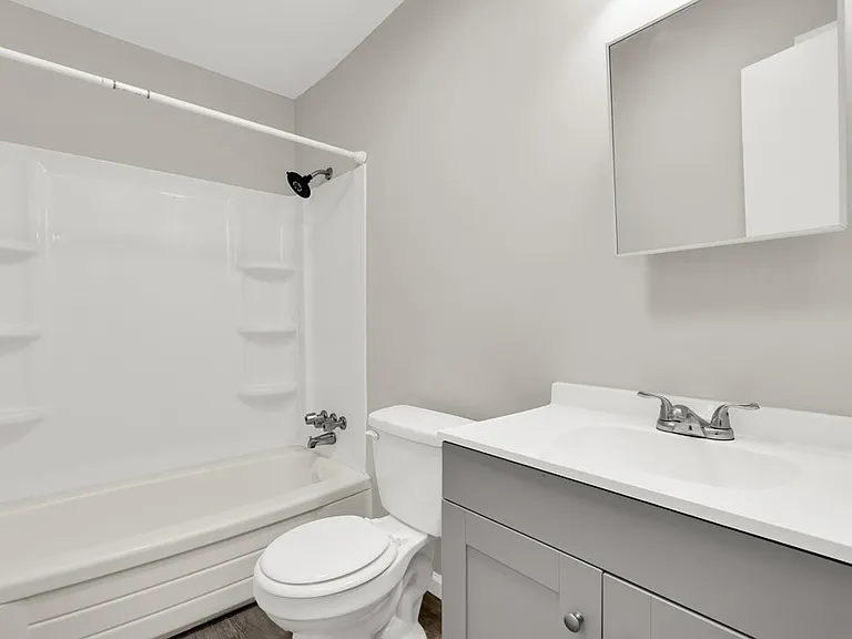 320 8th St N #6 — Photo 9