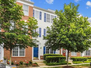 42876 McComas Ter, Chantilly, VA 20152