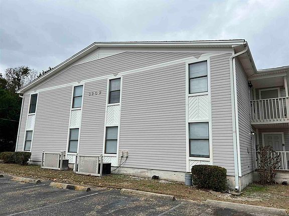 2nd image of 3202 Redwood Ln APT A
