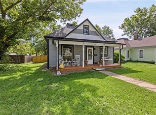 619 N Main St, Ottawa, KS 66067