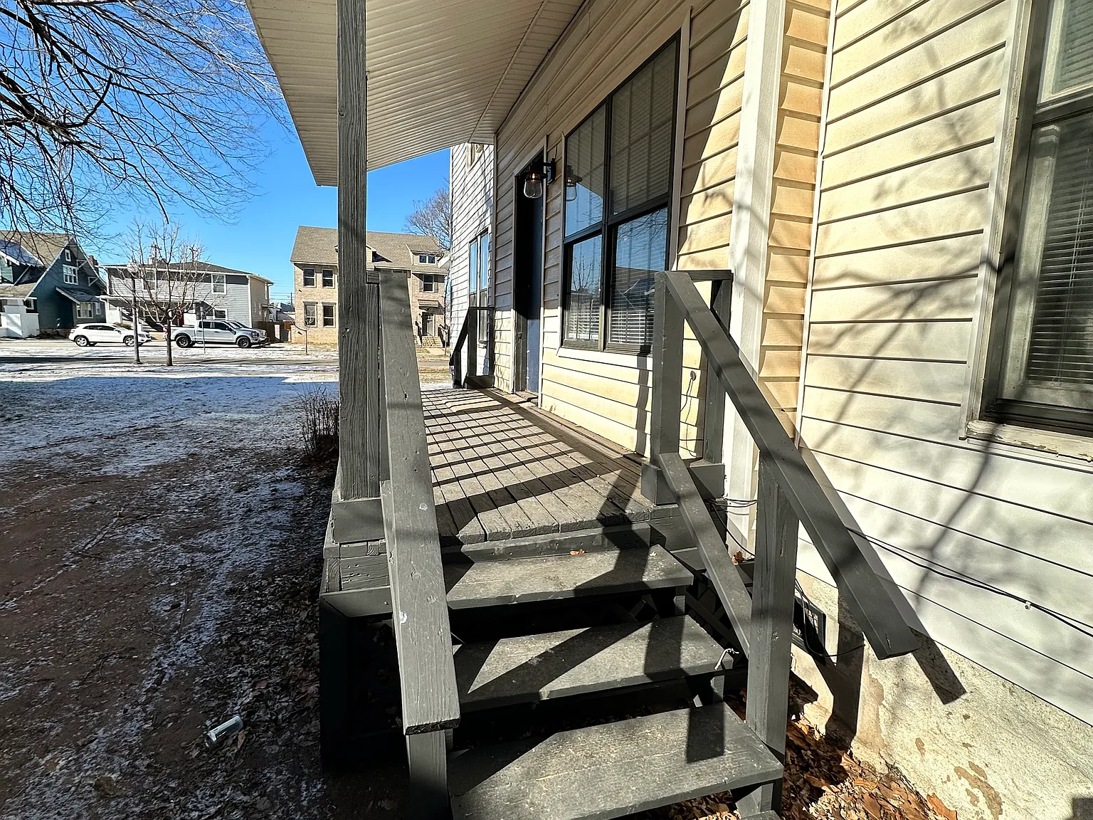743 Deans Row Ave — Photo 2
