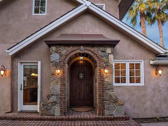 4th image of 1073 Thornton Way