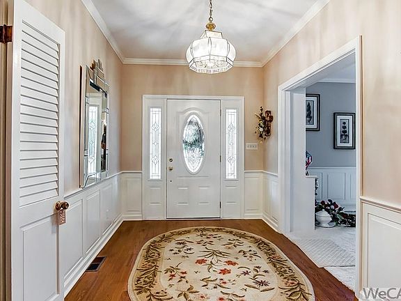 3rd image of 2505 Dogwood Dr