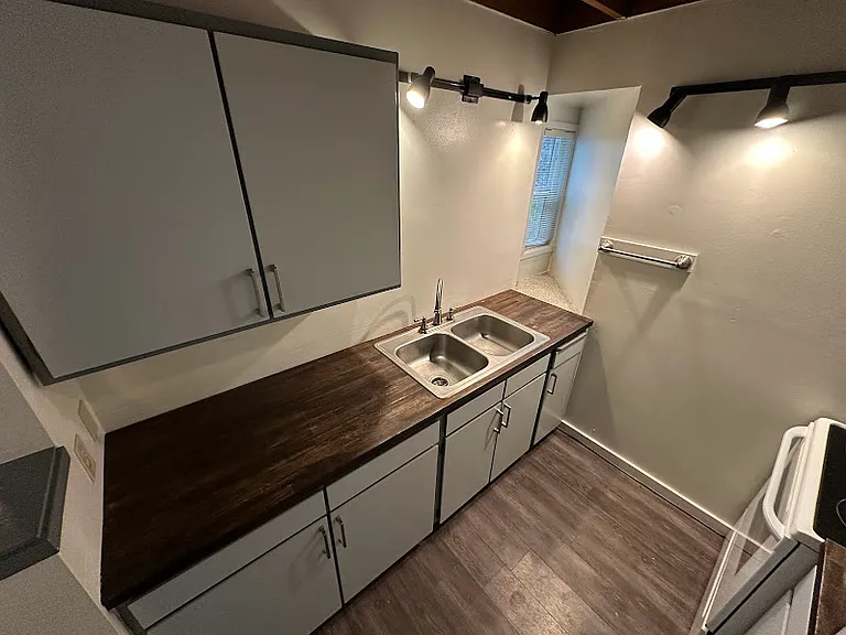 910 E 9th Ave #2 — Photo 8