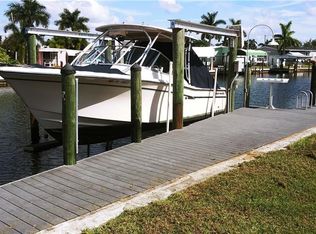3900 Cruz Dr, Saint James City, FL 33956
