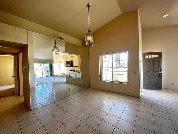 3rd image of 734 Vista Lago Dr N