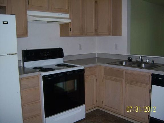 4th image of 2807 J Ct SE #B