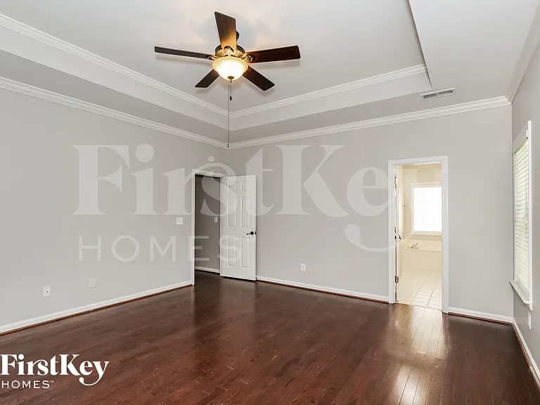 110 Cobblestone Ter — Photo 12