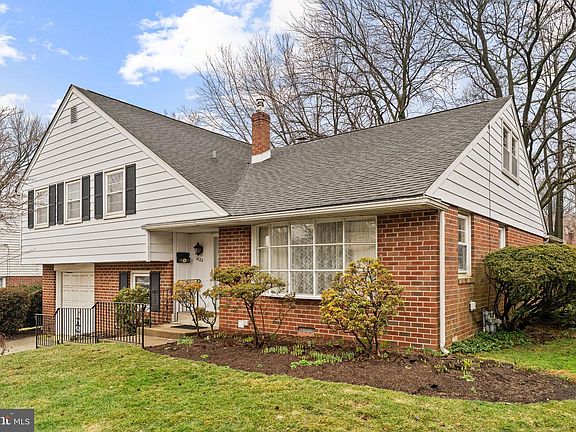 2nd image of 1022 Crozer Ln